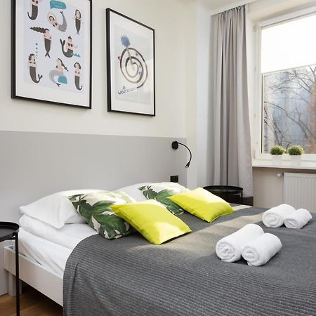 Family City Center Apartment By Renters Prestige Warszawa Exteriör bild