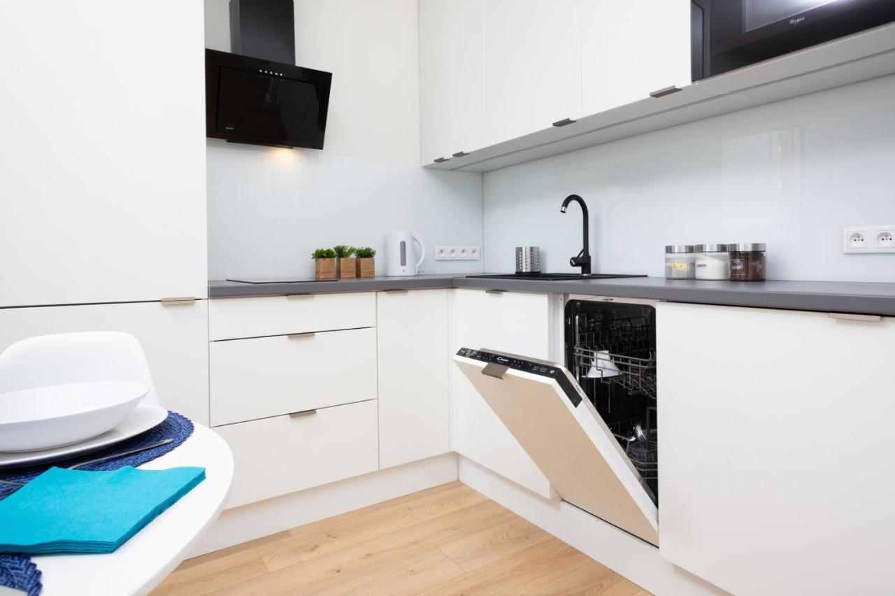 Family City Center Apartment By Renters Prestige Warszawa Exteriör bild